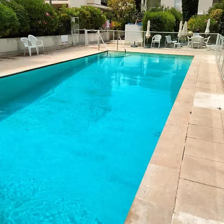 Near Croisette Atypic Garden Pool カンヌ