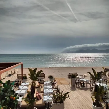 Near Croisette Atypic Garden Pool Apartmán